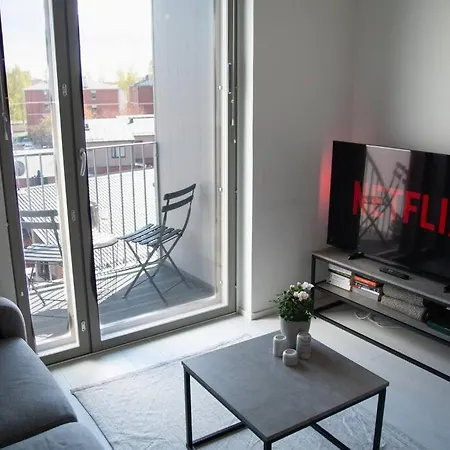 Elegant Penthouse Loft - Near The Airport